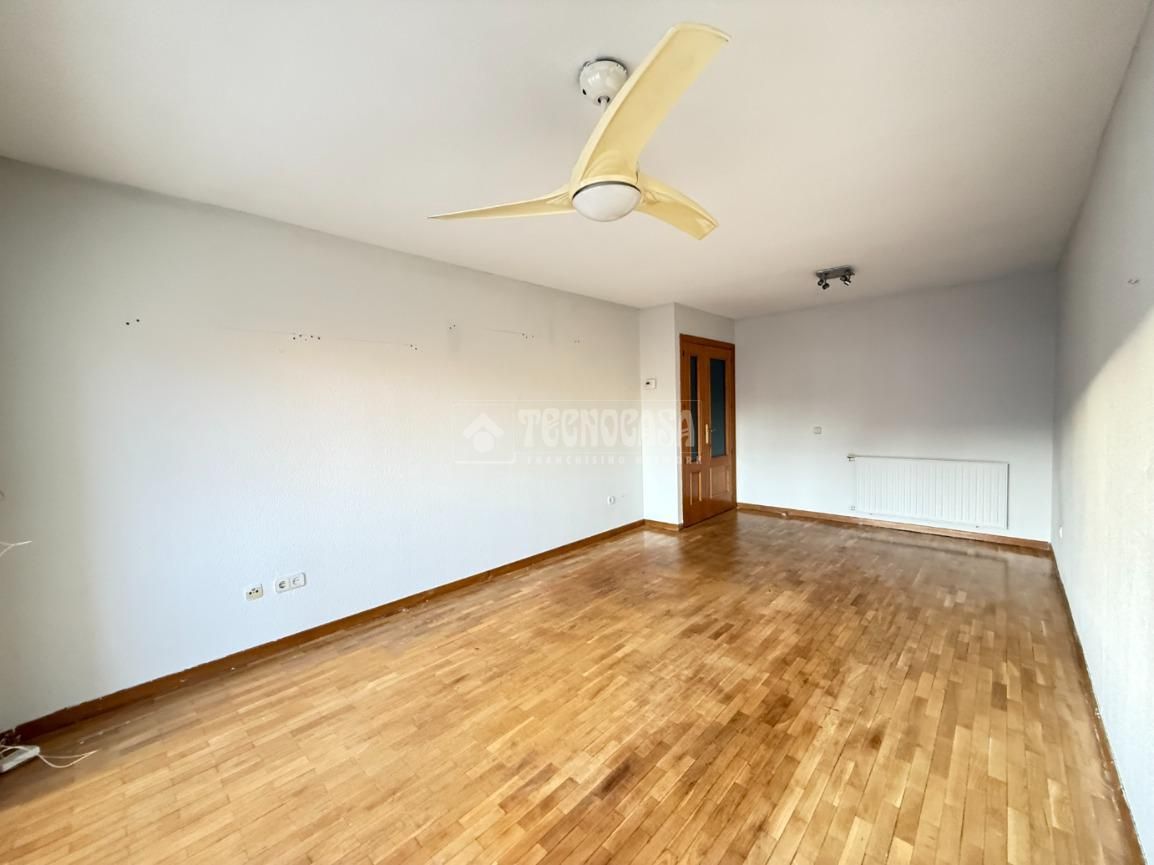 Sala d'estar de Pis en venda en Tres Cantos amb Calefacció i Traster