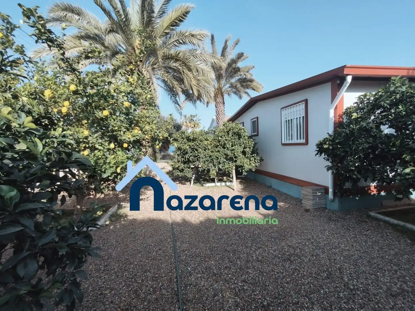 Vista exterior de Terreno en venta en Coria del Río