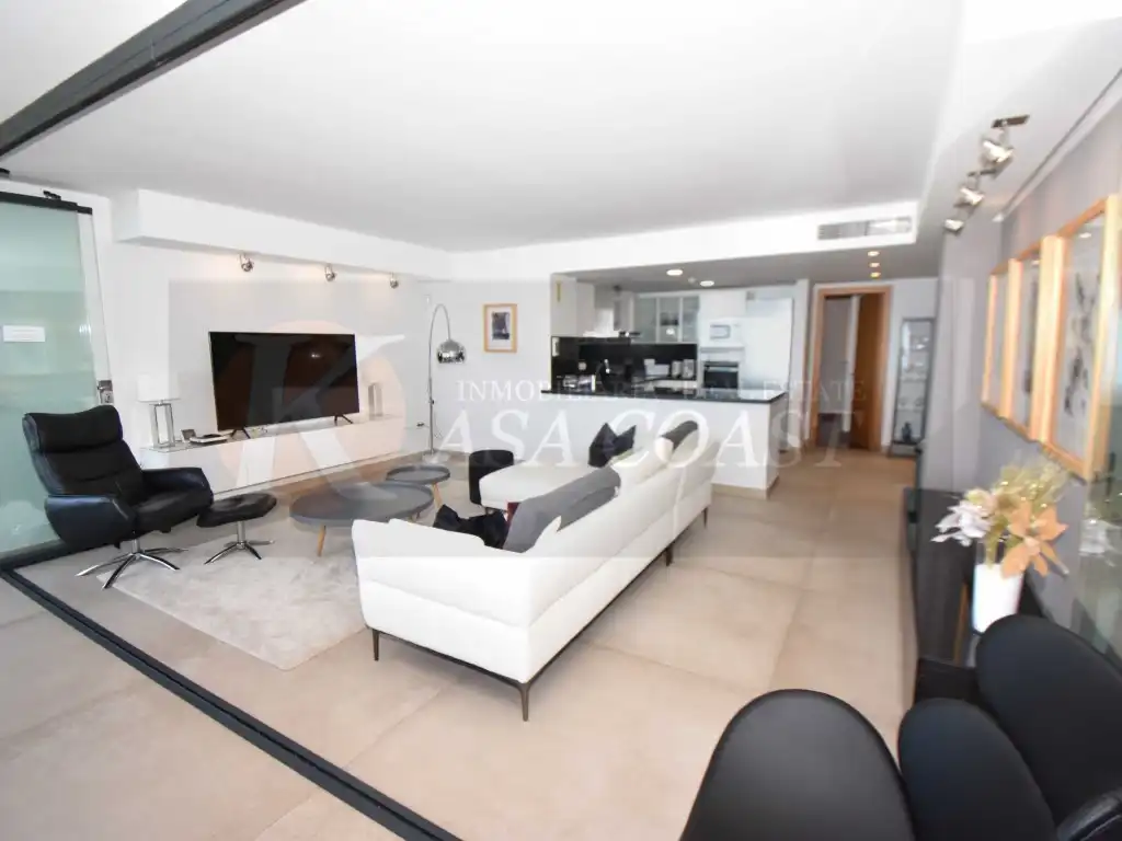 Sala d'estar de Àtic en venda en Benalmádena amb Aire condicionat, Jardí privat i Terrassa
