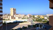 Vista exterior de Pis en venda en La Manga del Mar Menor amb Aire condicionat i Balcó