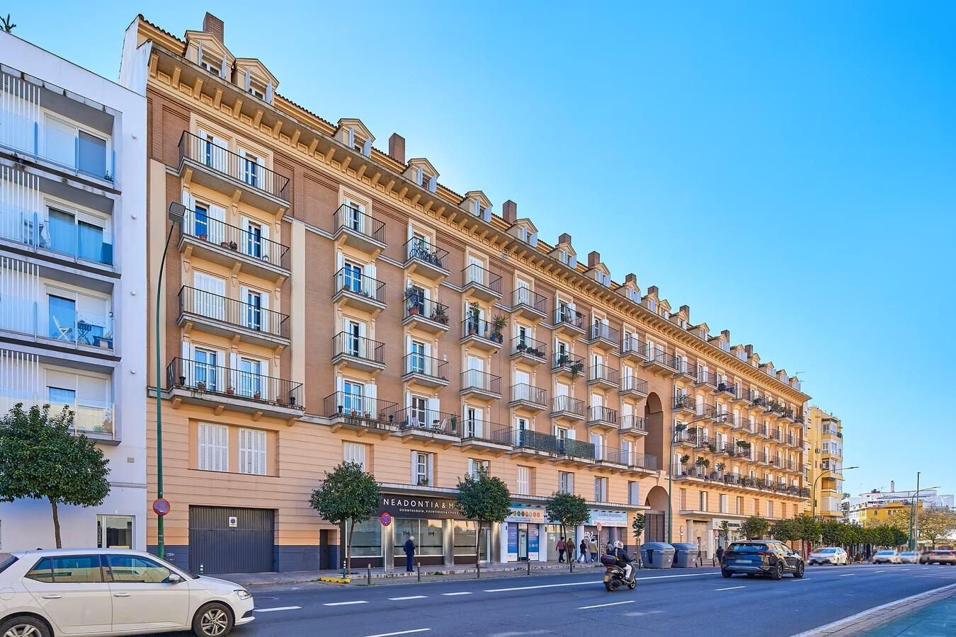 Exterior view of Planta baja for sale in  Sevilla Capital  with Air Conditioner