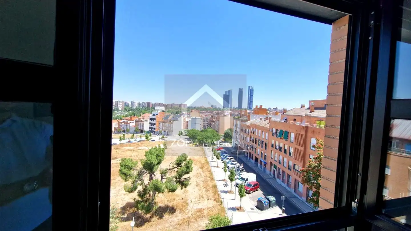 Vista exterior de Piso de alquiler en Madrid con Aire acondicionado y Amueblado