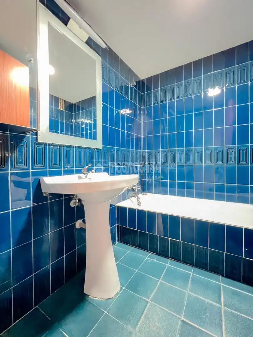 Bathroom of Flat for sale in Málaga  with Terrace and Storage room