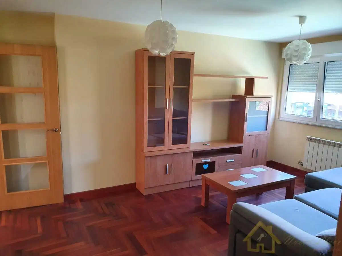 Sala de estar de Apartamento de alquiler en Lugo con Calefacción, Trastero y Amueblado