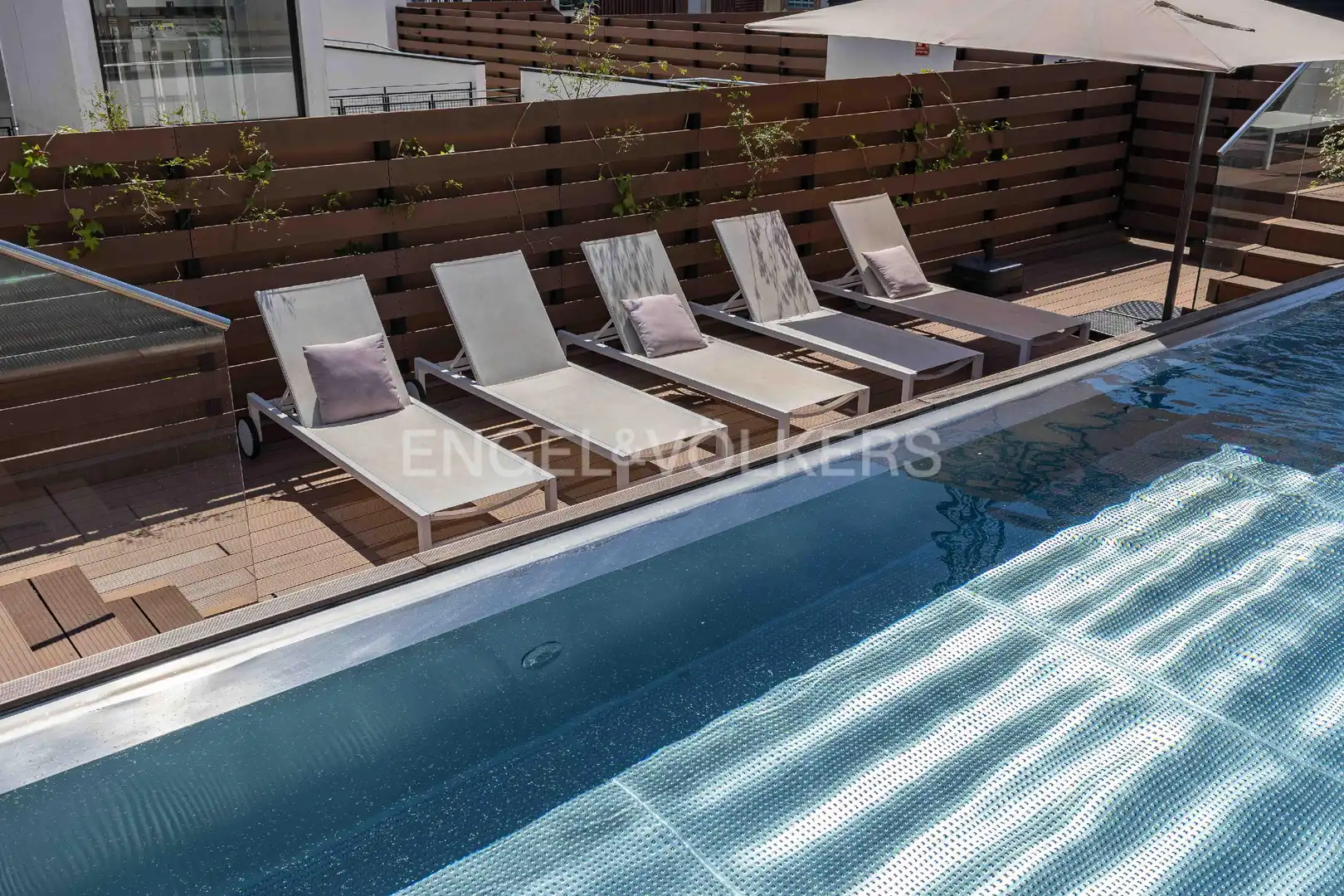 Piscina de Ático en venta en Barcelona con Calefacción