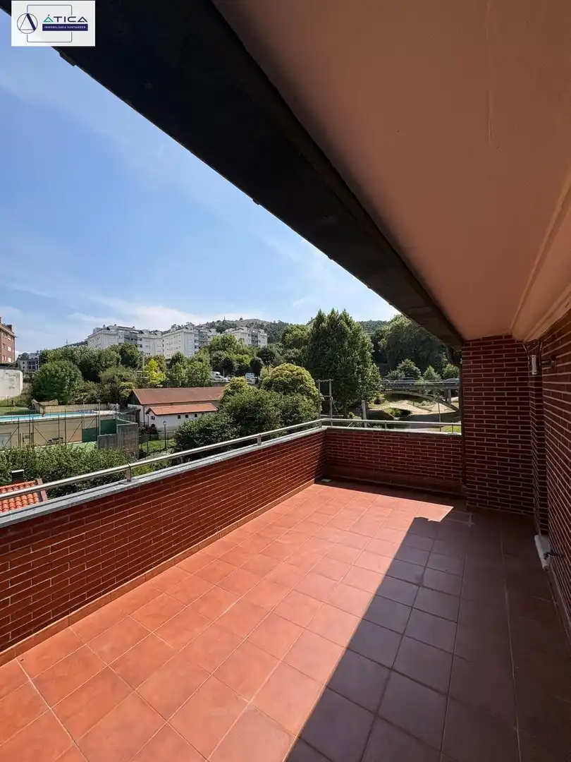 Terraza de Casa adosada en venta en Castro-Urdiales con Aire acondicionado, Calefacción y Jardín privado