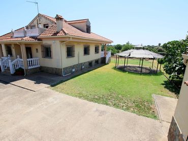 Xalet en venda a Dehesilla de Calamón - Campomanes