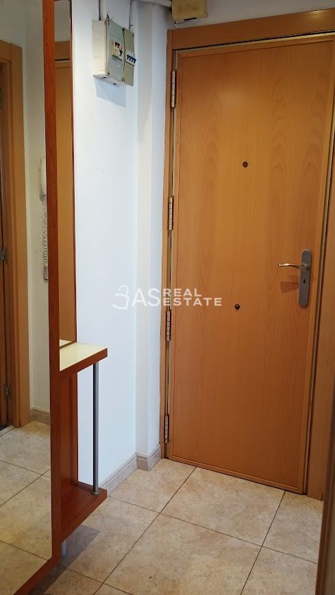 Piso en venta en Sant Boi de Llobregat con Aire acondicionado, Terraza y Amueblado
