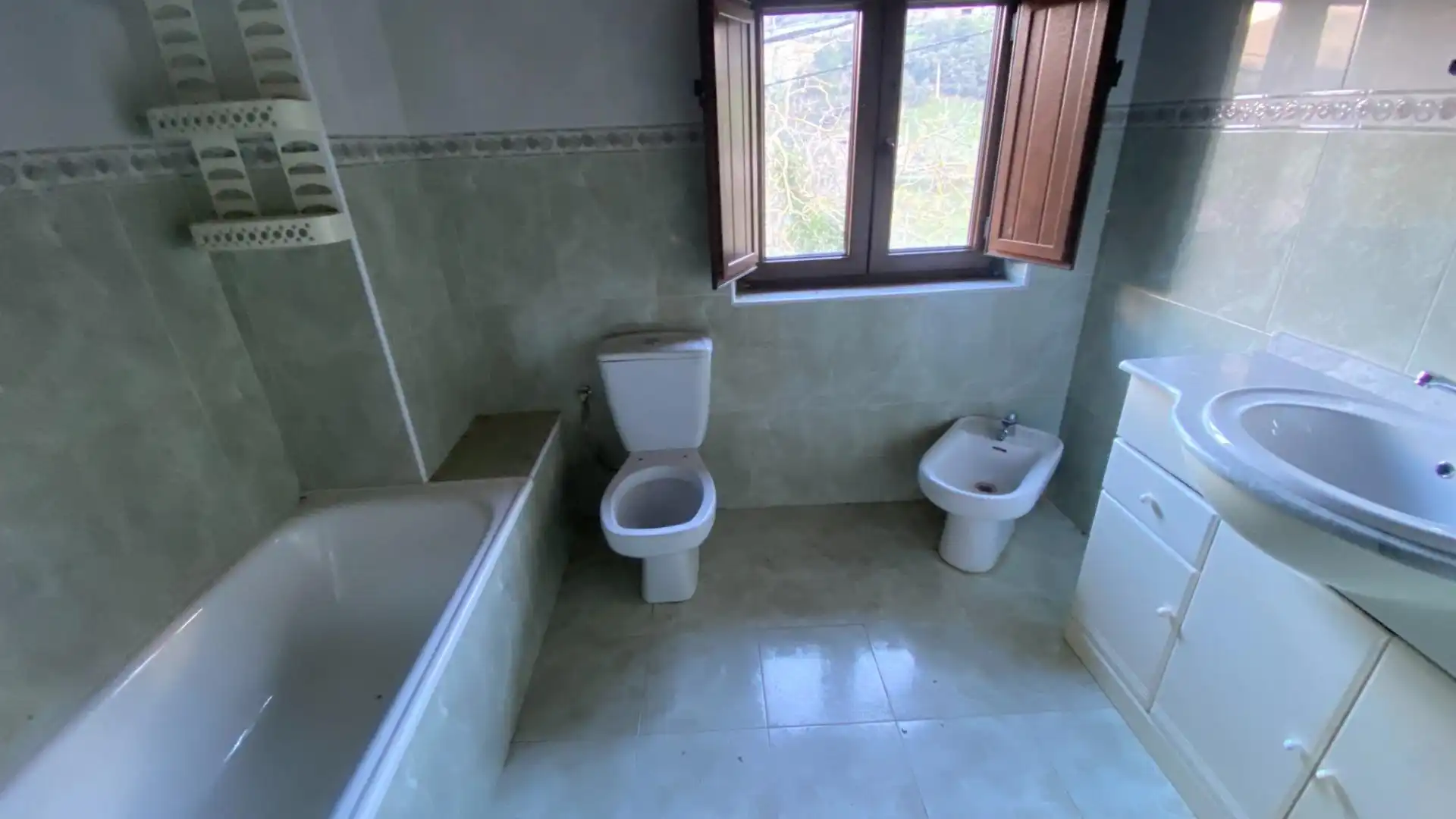 Bany de Casa o xalet en venda en Pesaguero amb Jardí privat