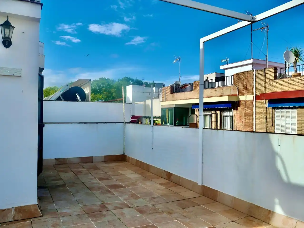 Terraza de Casa adosada en venta en Sevilla con Aire acondicionado, Calefacción y Parquet