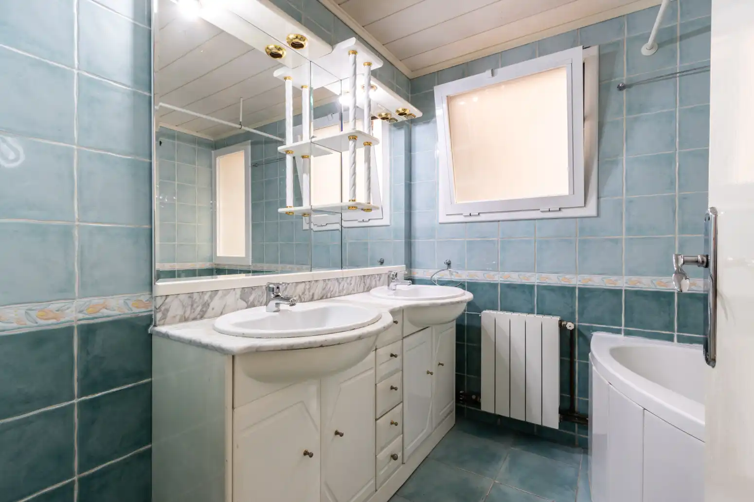 Bathroom of Flat for sale in Terrassa  with Heating, Storage room and Balcony