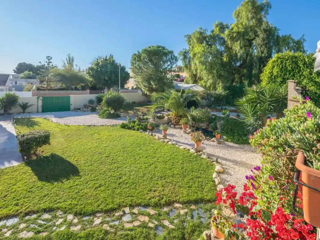 Houses for sale in Carrer de la Espinela, Valle del Sol