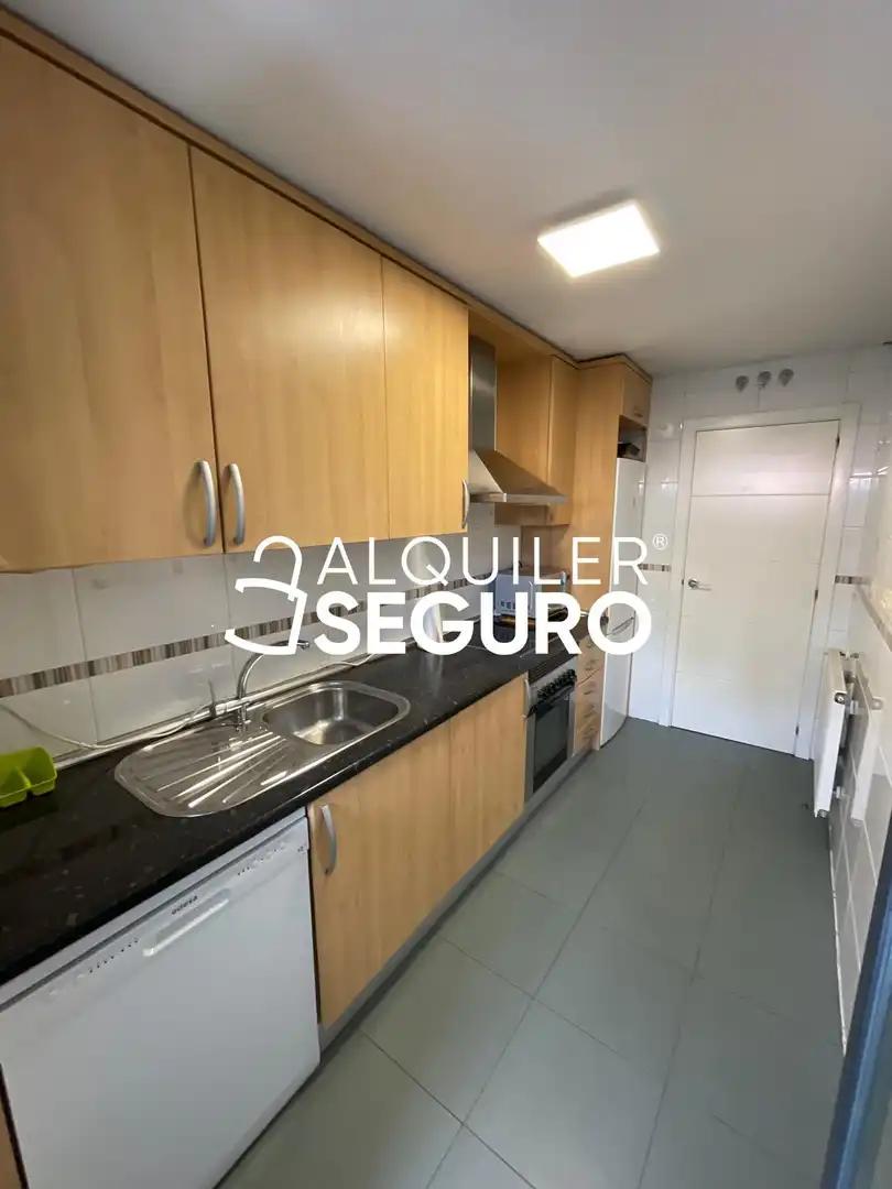 Cocina de Piso de alquiler en Madrid con Aire acondicionado y Calefacción