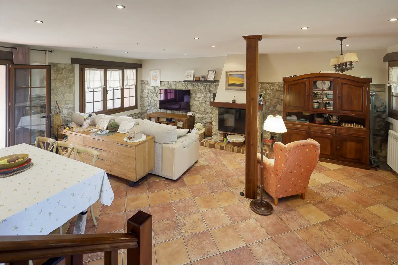 Sala d'estar de Casa o xalet en venda en Gijón  amb Calefacció, Jardí privat i Parquet
