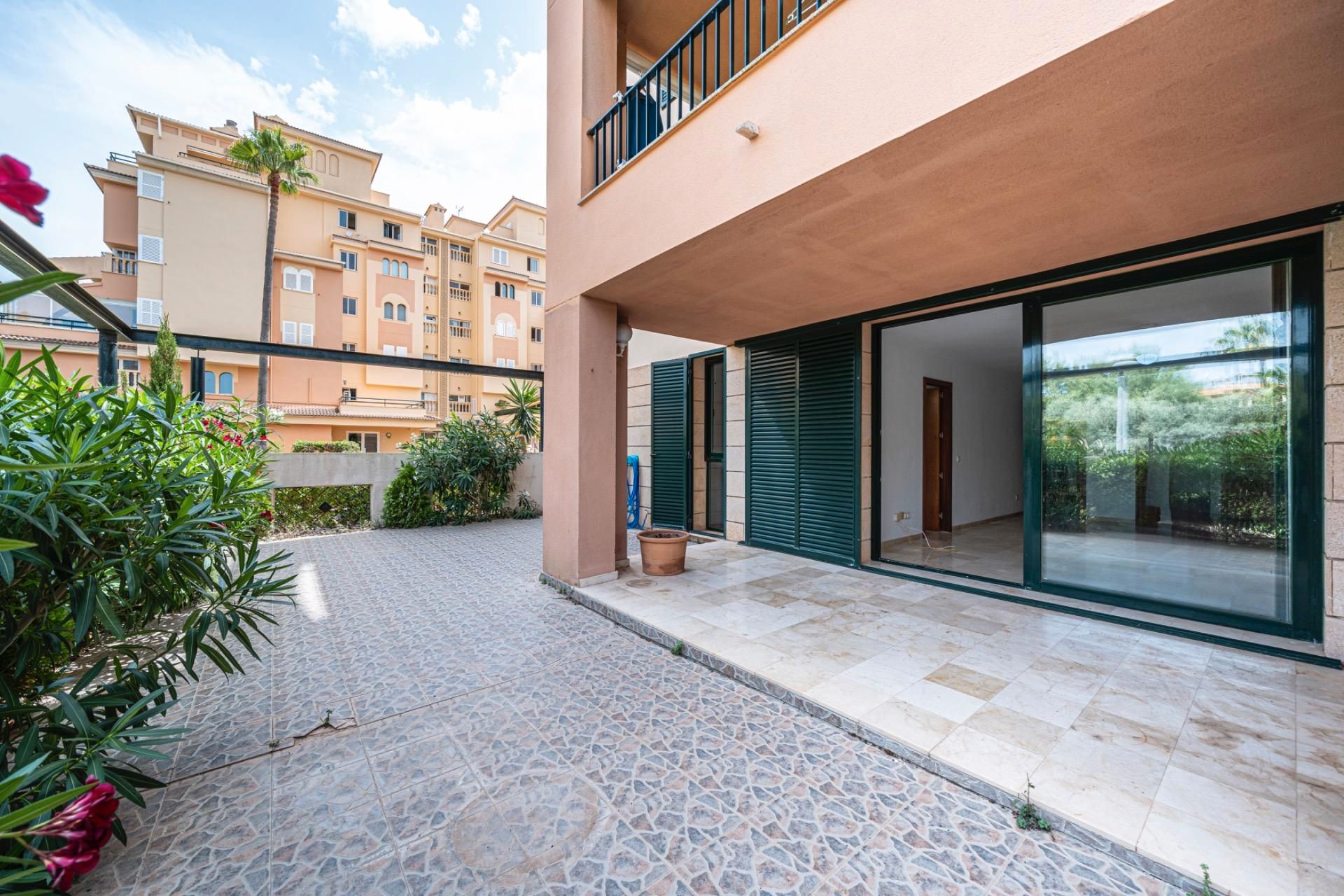 Vista exterior de Planta baixa en venda en Sant Llorenç des Cardassar amb Terrassa, Traster i Piscina comunitària