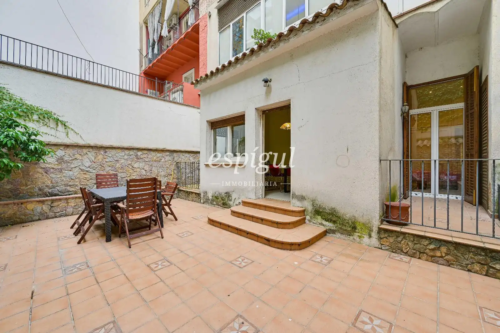Terraza de Piso en venta en Girona con Calefacción, Terraza y Amueblado