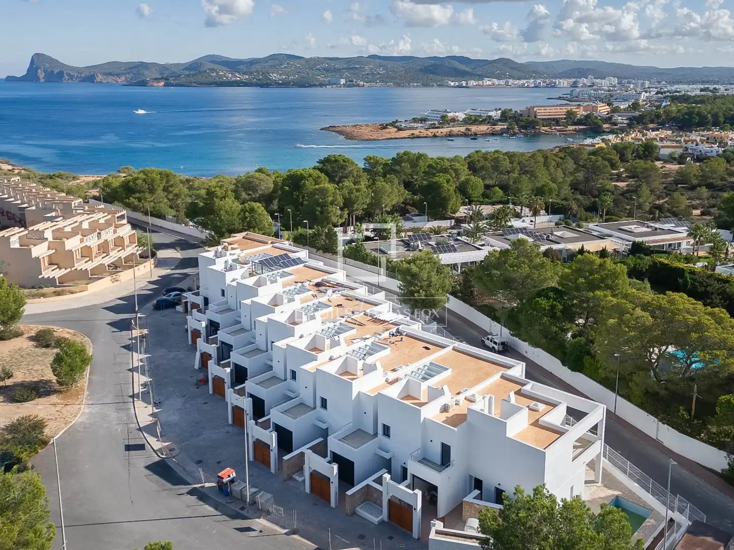 Vista exterior de Casa o xalet en venda en Sant Josep de sa Talaia amb Aire condicionat, Jardí privat i Terrassa