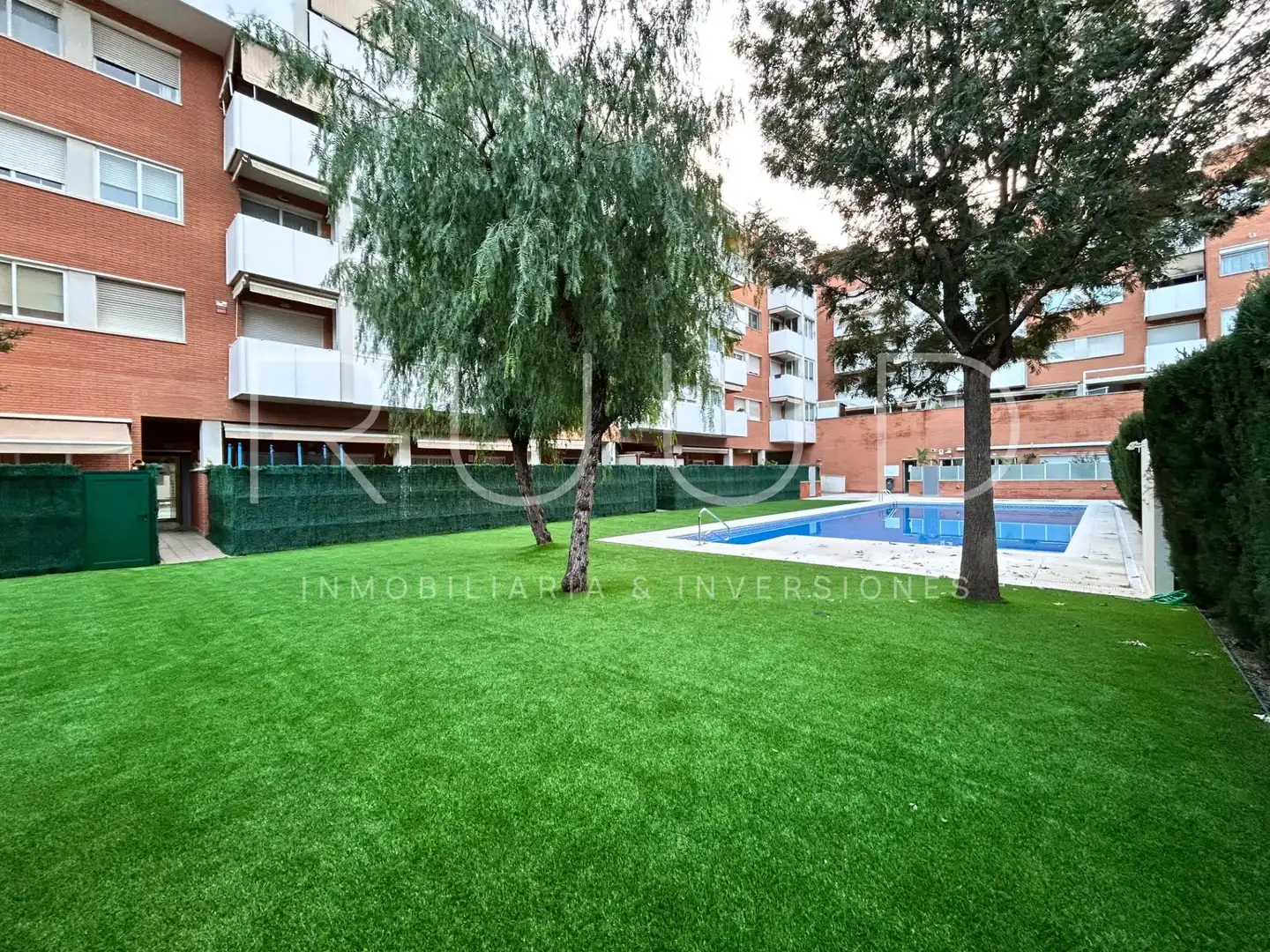 Swimming pool of Flat for sale in Castelldefels  with Air Conditioner, Heating and Private garden