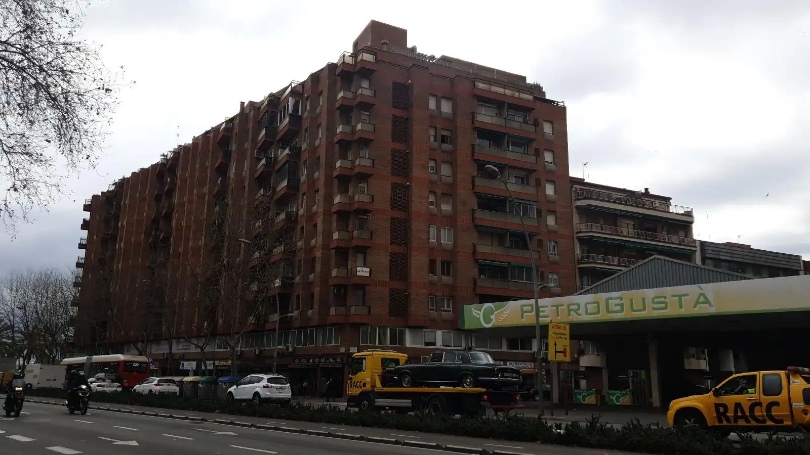 Vista exterior de Àtic en venda en Barcelona amb Aire condicionat, Calefacció i Alarma