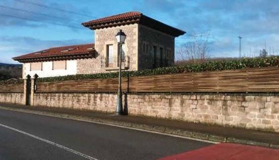 Casa-chalet en Venta en Barrio la Virgen en Udías