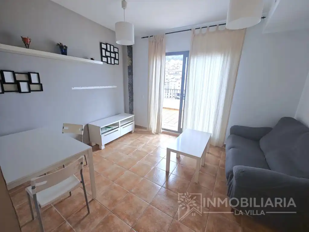 Dachboden zur Miete in Avenida San Roque, Tolox
