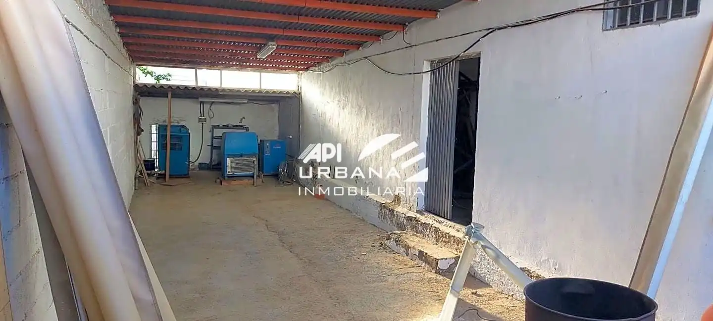 Industrial building for sale in Ferrocarril, imagen 2