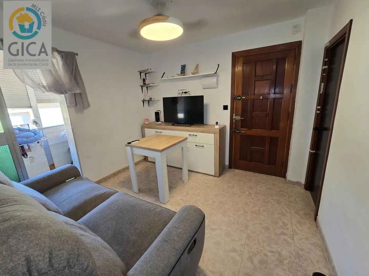 Sala d'estar de Pis en venda en Algeciras amb Terrassa