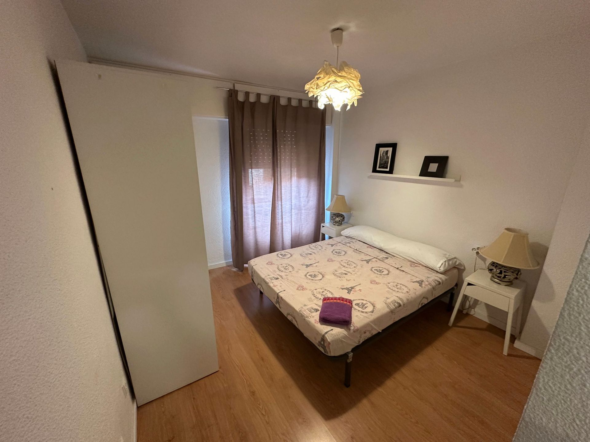 Dormitori de Apartament per a compartir en  Murcia Capital amb Moblat, Forn i Rentadora