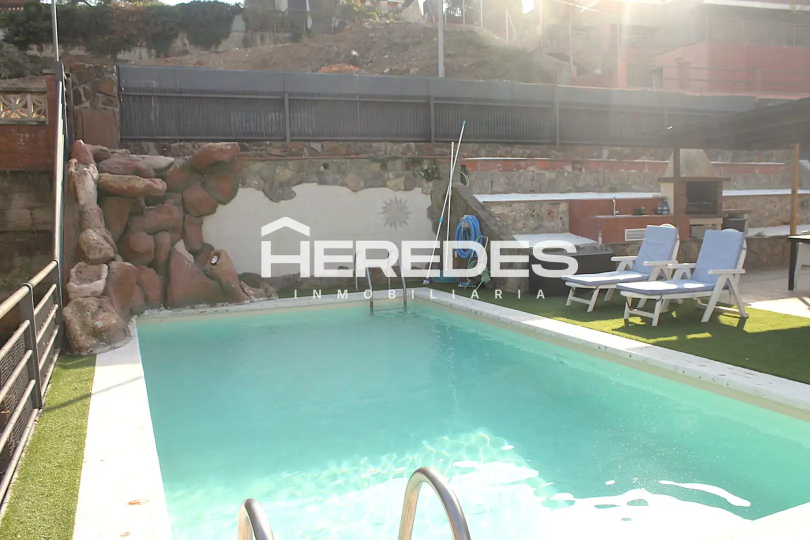 Piscina de Casa o xalet en venda en Torrelles de Llobregat amb Aire condicionat, Calefacció i Jardí privat
