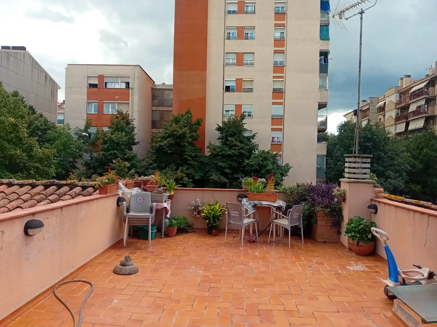 Terraza de Casa adosada en venta en Salt con Calefacción, Terraza y Trastero
