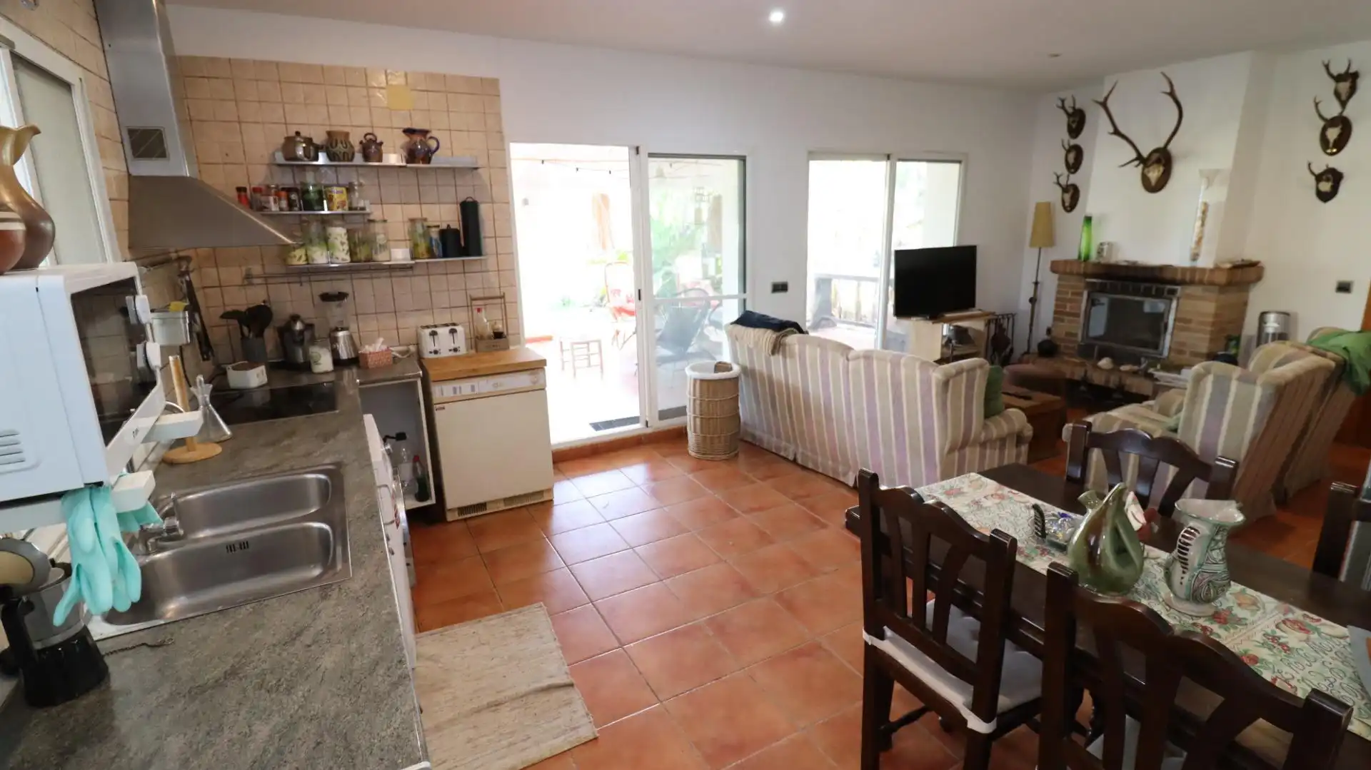 Cuina de Finca rústica en venda en Alcanar amb Jardí privat i Piscina comunitària