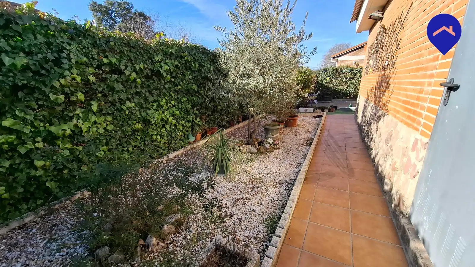 Jardín de Casa o chalet en venta en Pioz con Jardín privado, Internet y Alarma