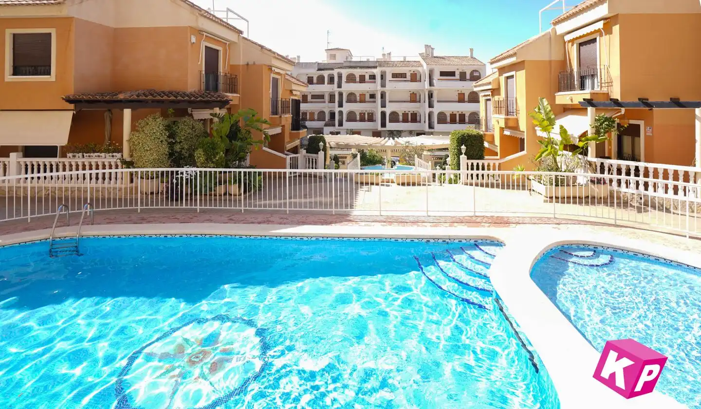 Bungalow amb piscina en venda a Avinguda de Portugal, imagen 2