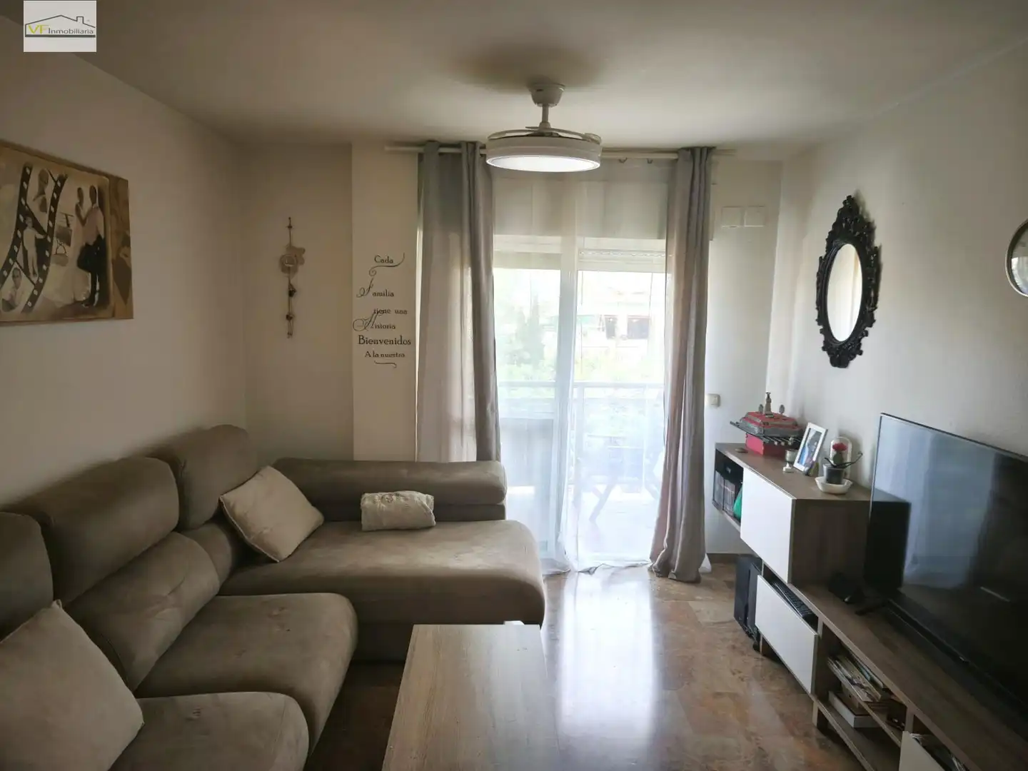 Sala de estar de Piso en venta en Málaga con Aire acondicionado, Terraza y Piscina comunitaria