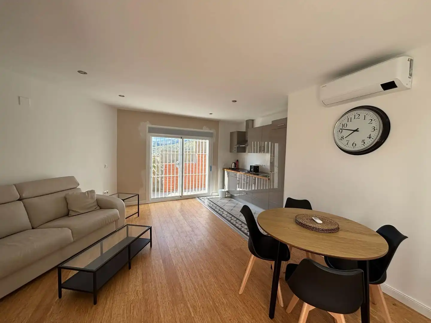 Sala de estar de Casa o chalet de alquiler en Málaga con Aire acondicionado, Jardín privado y Terraza