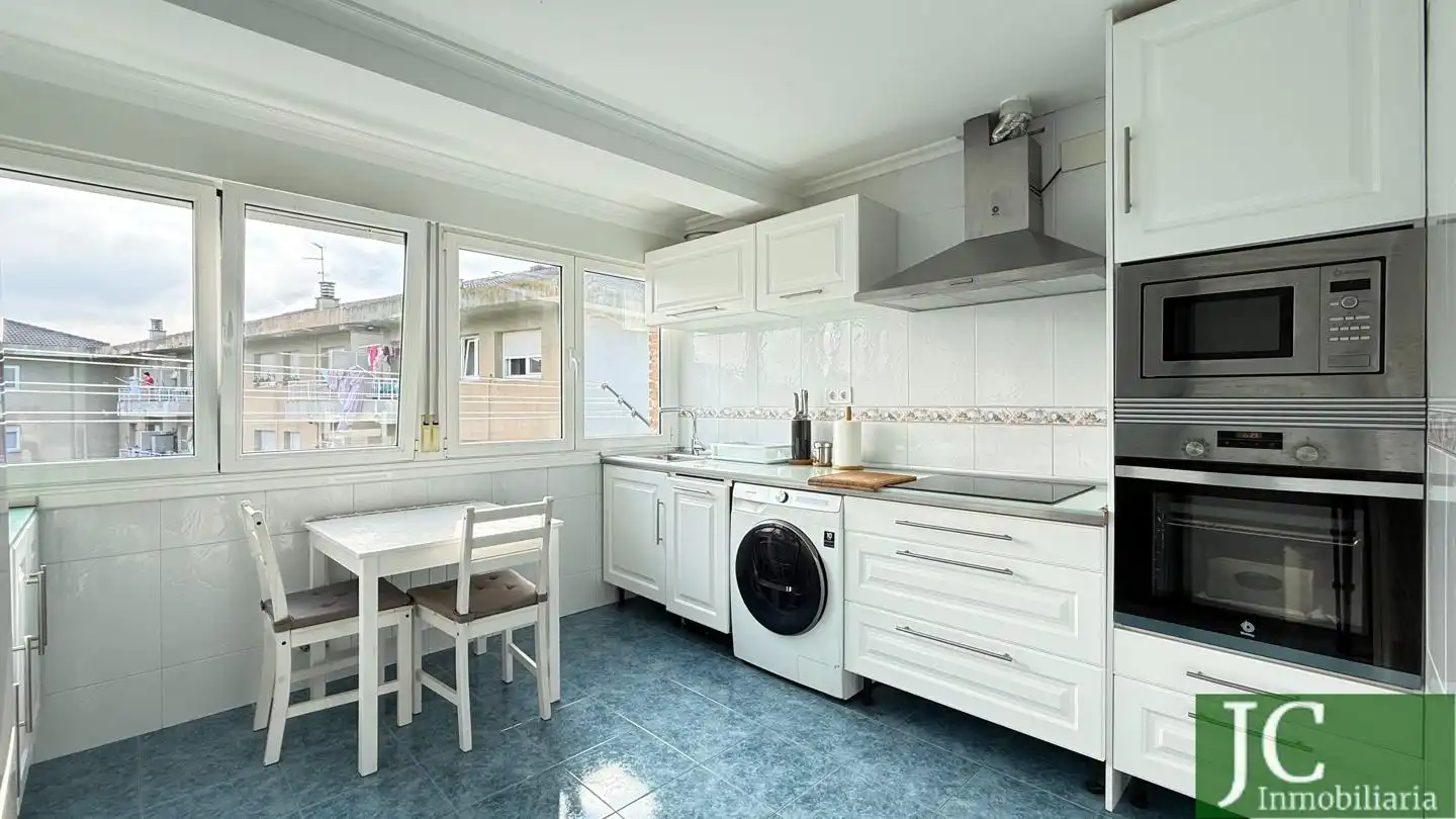 Kitchen of Flat for sale in Colindres, Cantabria