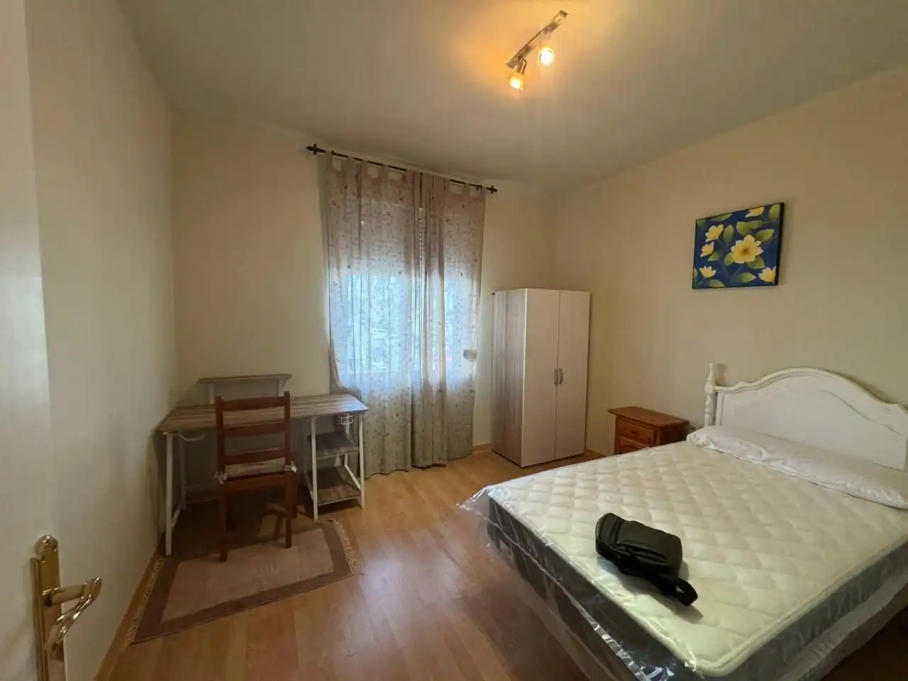 Schlafzimmer von Wohnung zur Miete in Vigo  mit Heizung und Möbliert