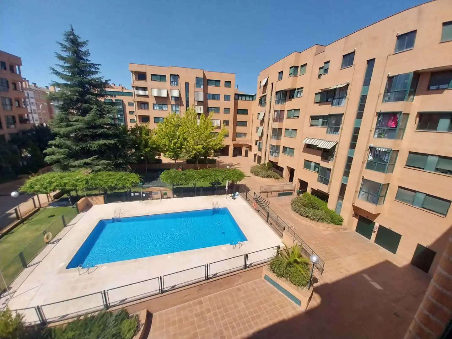 Schwimmbecken von Wohnung zur Miete in Madrid mit Klimaanlage, Heizung und Parkett