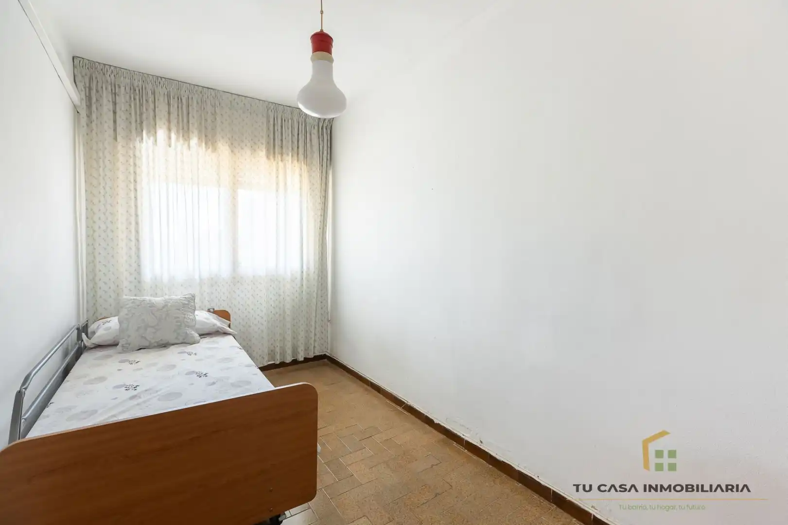 Schlafzimmer von Wohnung zum Verkauf in Badalona mit Klimaanlage