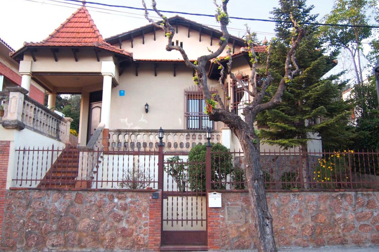 Vista exterior de Casa o xalet de lloguer en Sant Cugat del Vallès amb Calefacció, Parquet i Terrassa