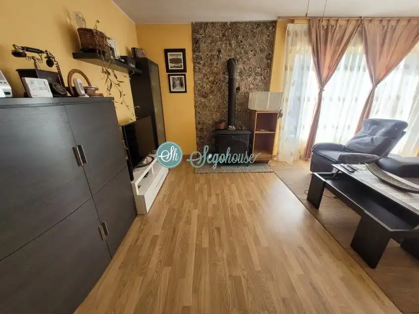 Sala de estar de Piso en venta en La Lastrilla  con Calefacción y Terraza