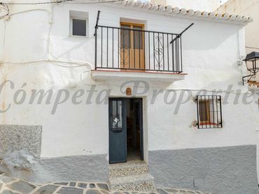 Casa con balcón en venta en Canillas de Aceituno
