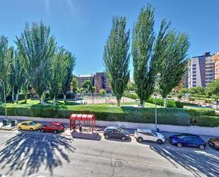 Vista exterior de Pis en venda en Fuenlabrada amb Aire condicionat i Terrassa