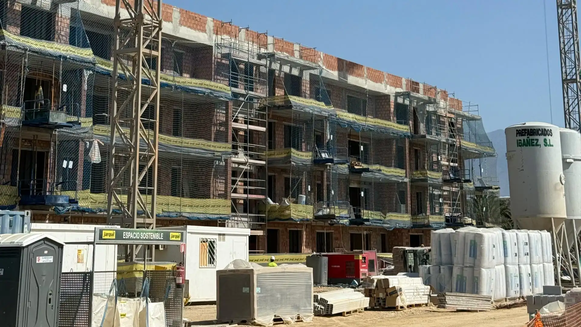 Vista exterior de Piso en venta en El Ejido con Terraza y Piscina comunitaria
