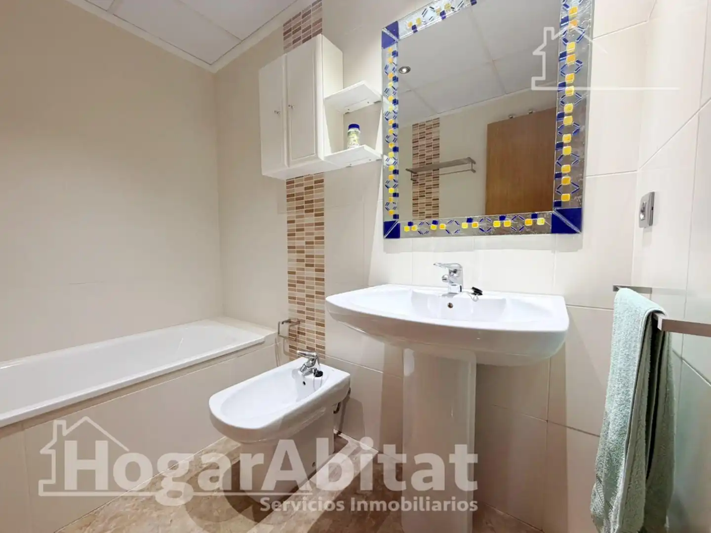 Bany de Casa adosada en venda en Sagunto / Sagunt amb Aire condicionat, Jardí privat i Terrassa