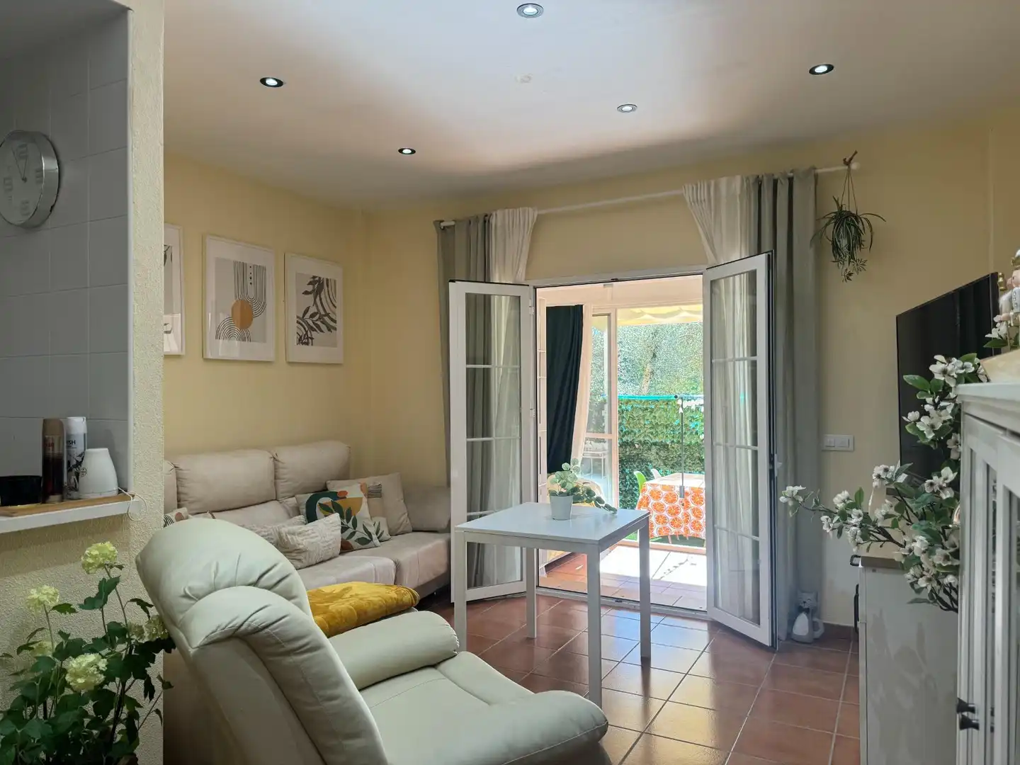 Sala de estar de Piso en venta en Sanlúcar de Barrameda con Aire acondicionado, Calefacción y Jardín privado