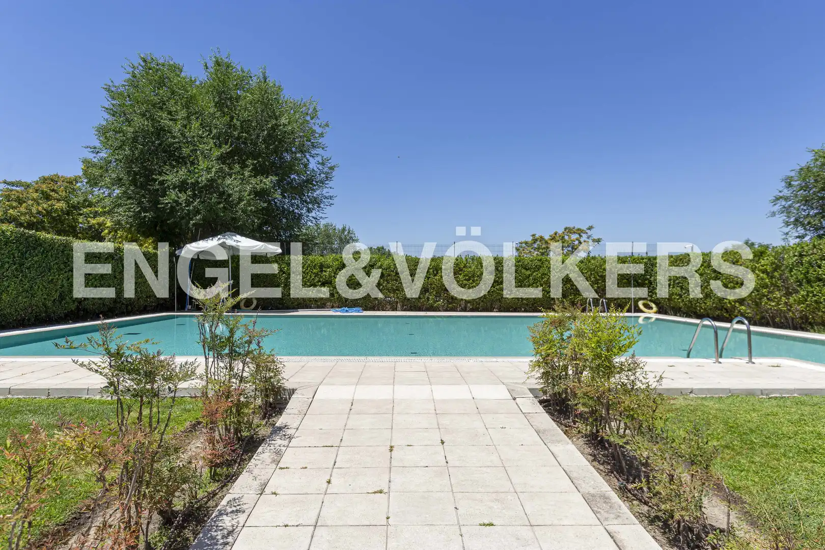Piscina de Piso de alquiler en Madrid con Aire acondicionado, Calefacción y Piscina