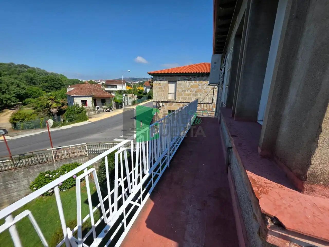 Vista exterior de Casa o xalet de lloguer en Ourense Capital  amb Calefacció i Moblat
