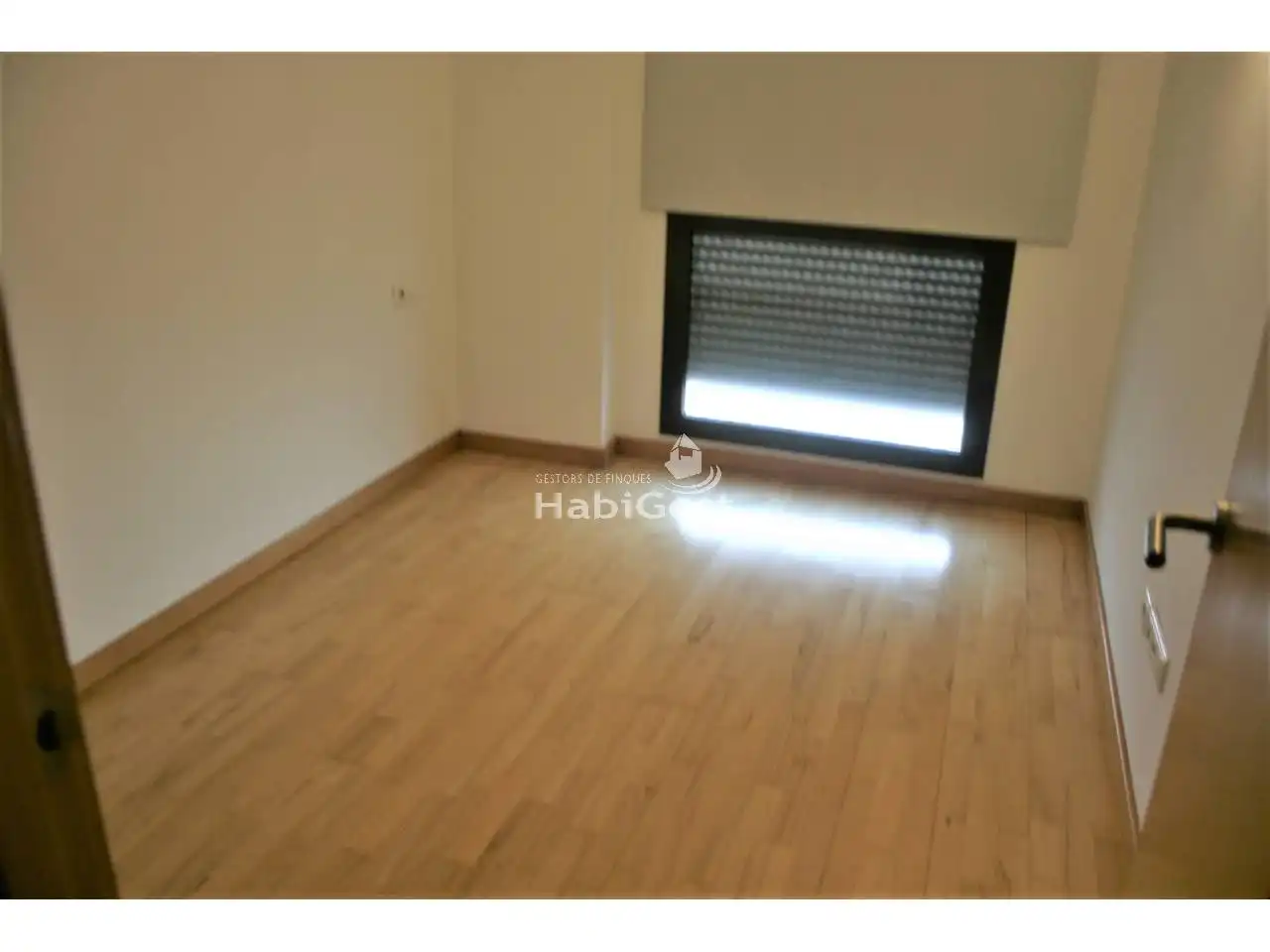 Schlafzimmer von Wohnung zum Verkauf in Girona mit Heizung, Möbliert und Balkon