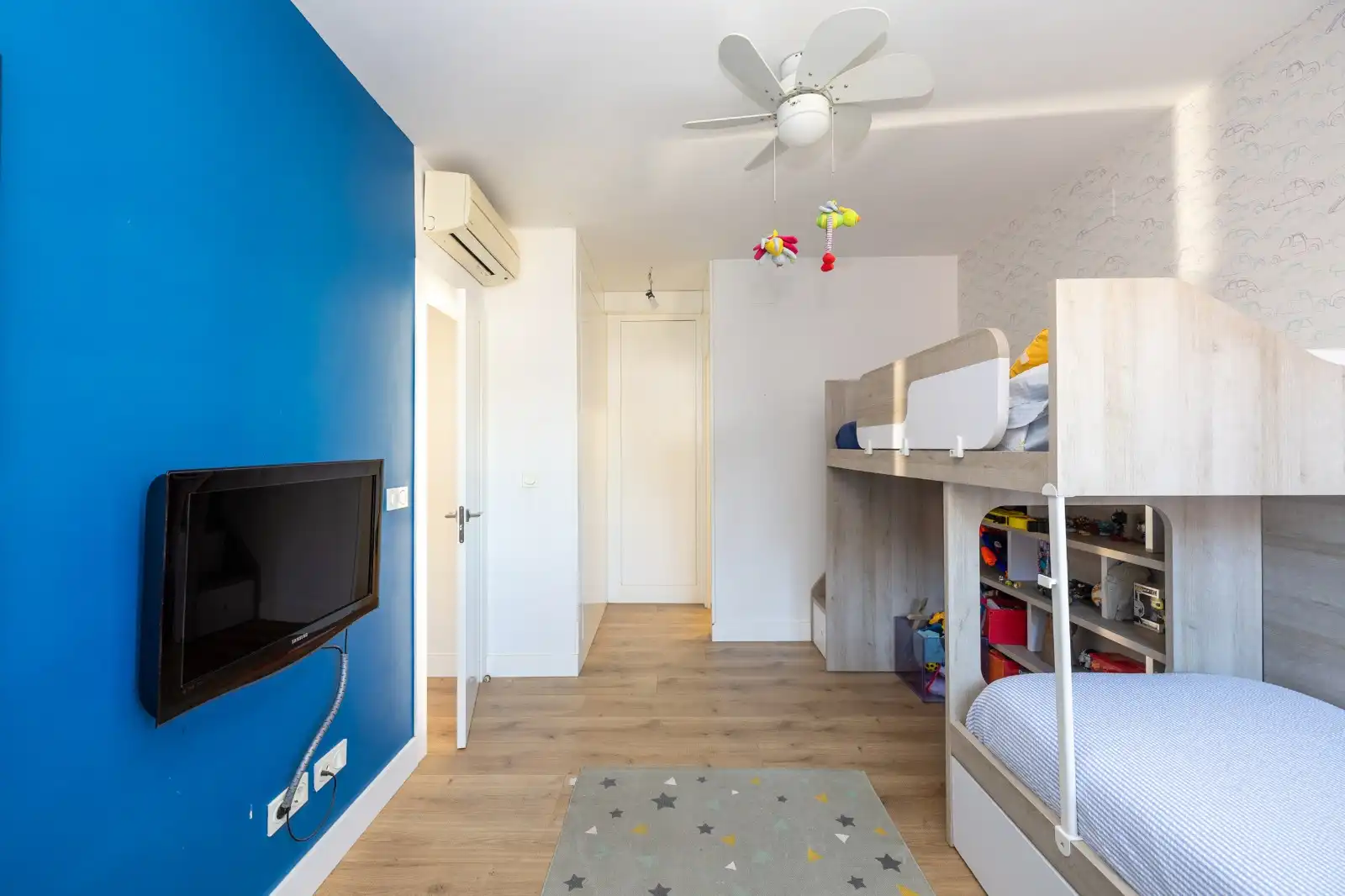 Habitación de Ático en venta en Granada con Aire acondicionado, Calefacción y Terraza